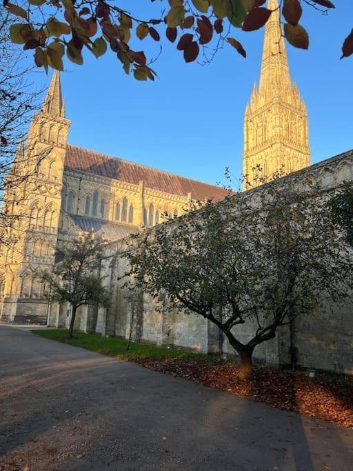 New Studio Apartment - Minutes Walk To Cathedral Salisbury Zewnętrze zdjęcie