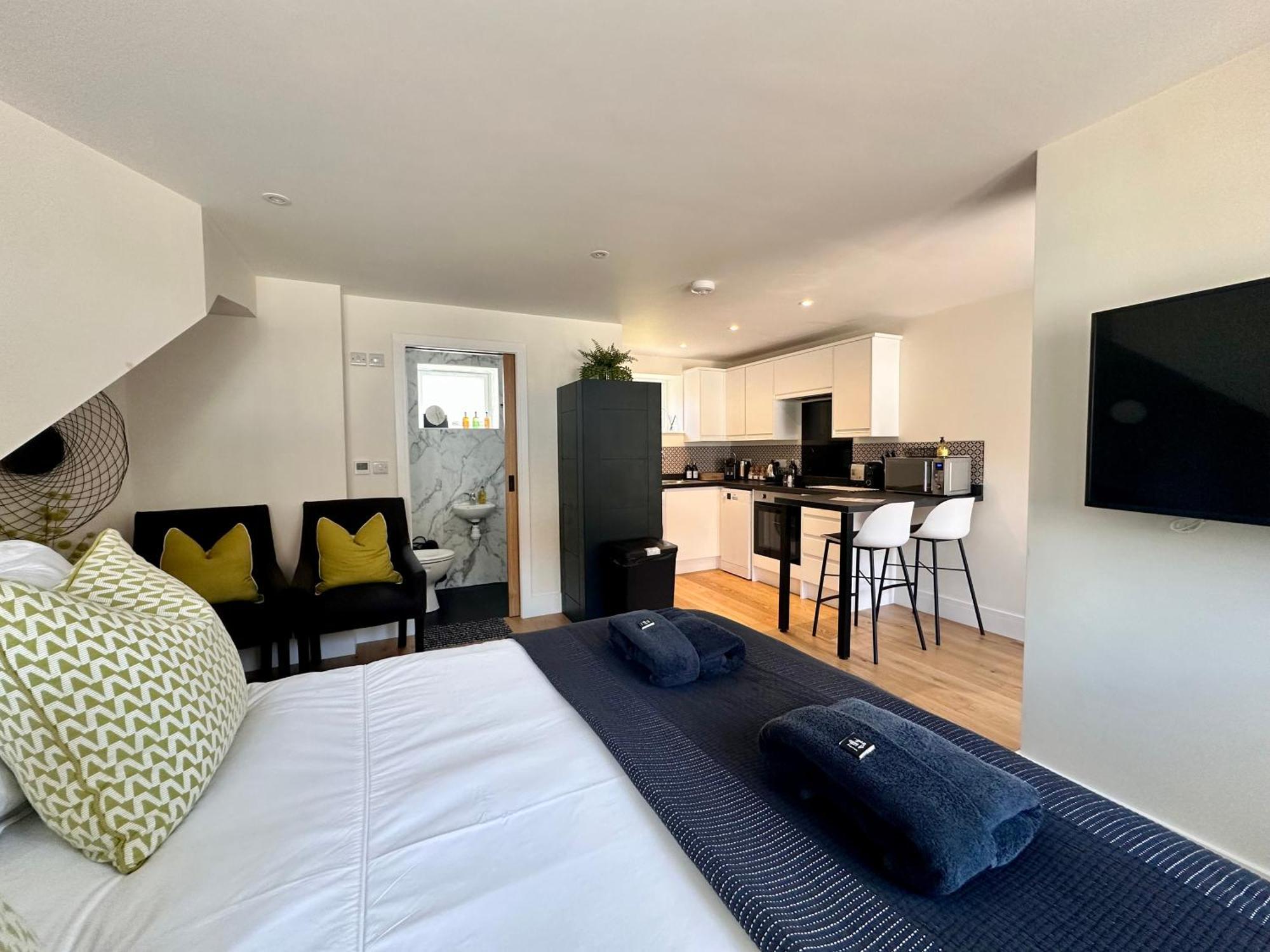 New Studio Apartment - Minutes Walk To Cathedral Salisbury Zewnętrze zdjęcie
